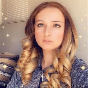 Meet your Posher, Maya